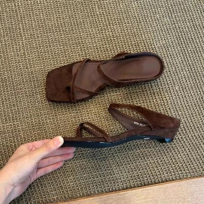 Версия из овчины~ Французские туфли с перекрестными ремешками на подъеме, с квадратным носком и небольшим скошенным каблуком, крутые тапочки для улицы, женские, лето 2025