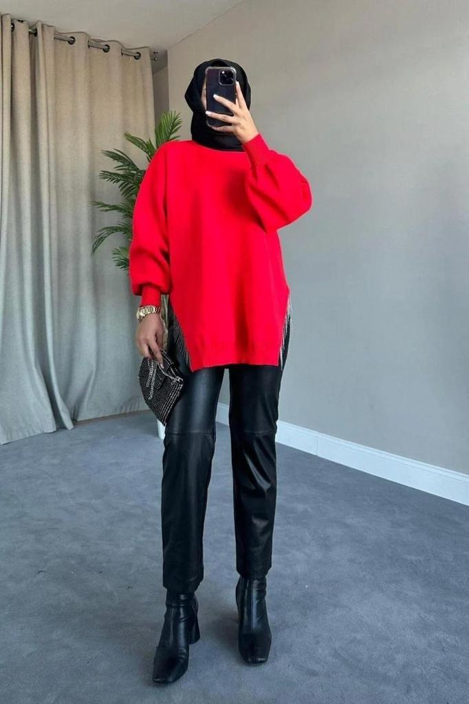 Женский длинный свитер в стиле хиджаб с круглым вырезом и воздушными рукавами и цепочкой с детальным разрезом