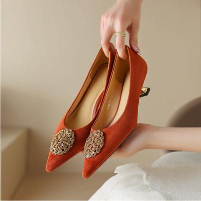 Модные туфли Commuter на высоком каблуке для женщин 2024 года, весна-осень, новые, мягкие, кожаные, с заостренными металлическими пряжками, с неглубоким носком, одинарные туфли для женщин