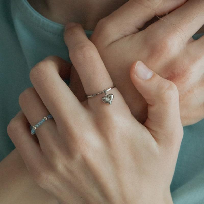 MERRYMOTIVE Mini cubic heart with surgical ring