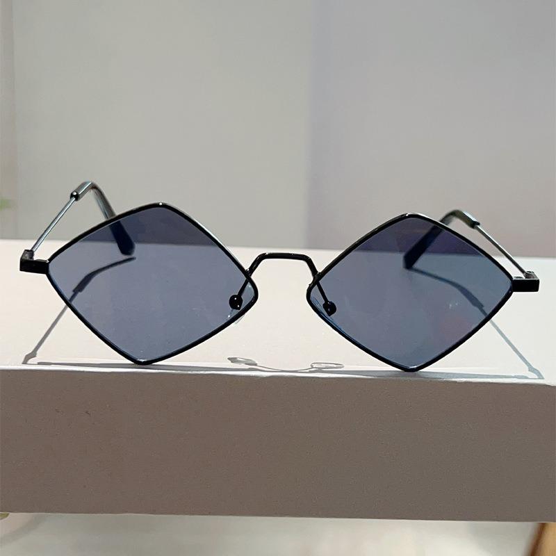 Женские солнцезащитные очки Y2k Metal Irregular Rhombus для женщин и мужчин, новые винтажные солнцезащитные очки в стиле панк-хип-хоп с популярным декором