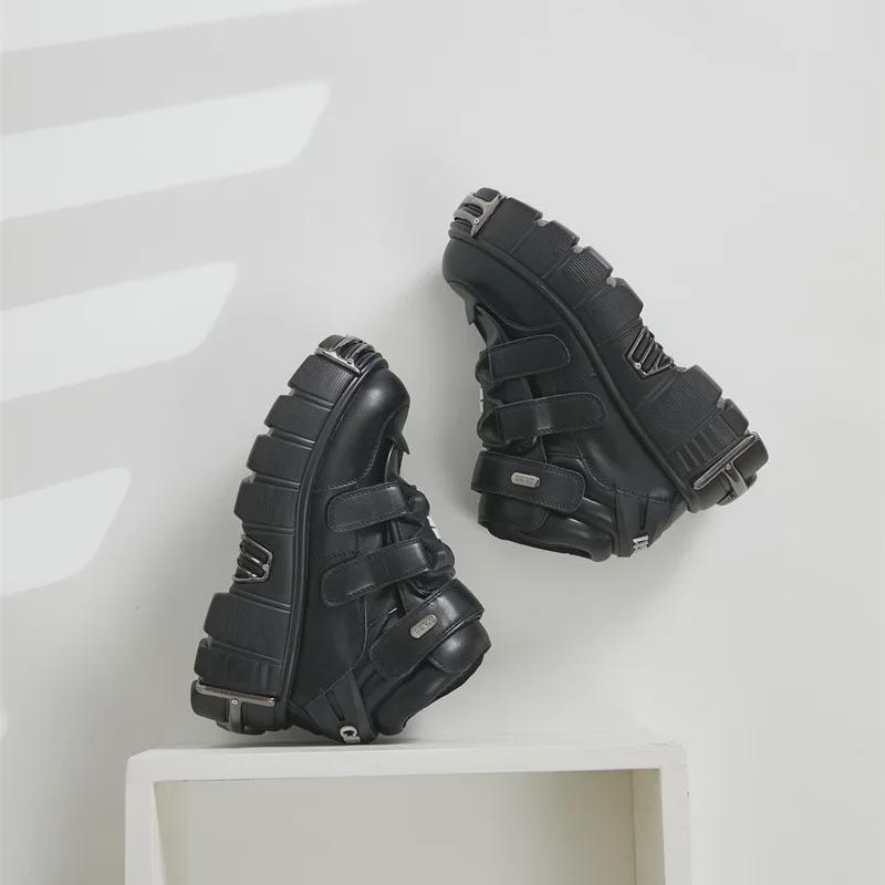 Женские кожаные ботинки в стиле панк Heavy Metal Low-Top 2024 года - толстая подошва, темный стиль мотоцикла