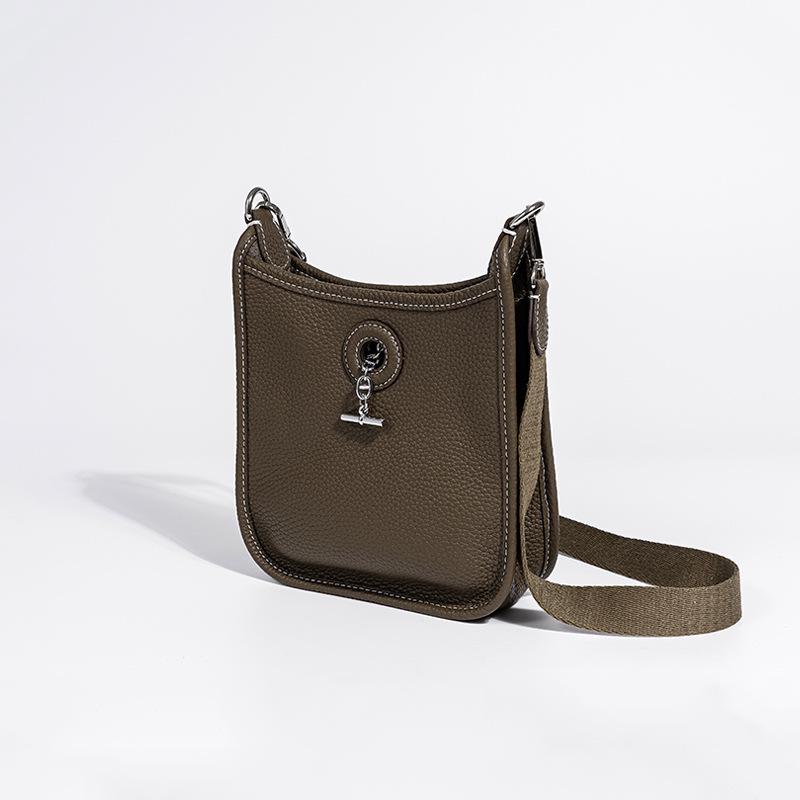 Весенняя сумка Vespa в корейском стиле в стиле ретро с первым слоем коровьей кожи и тесьмой через плечо 2024 года