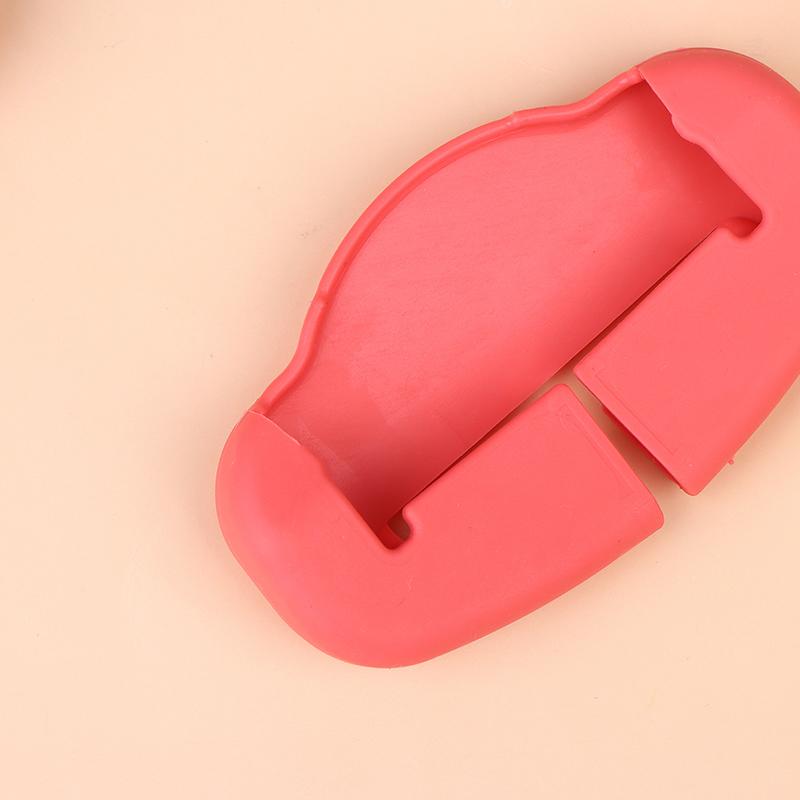 2 шт. Накладка на пряжку ремня безопасности Защита от царапин Резиновая защита пряжки автомобильного сиденья Защитная накладка-клипса Универсальная для внедорожника седана