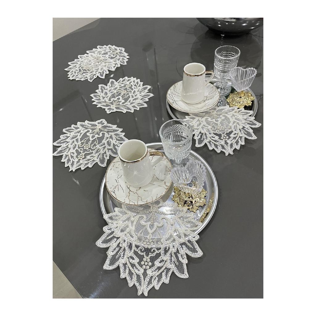 Декоративная гипюровая кружевная салфетка с узором «Ирис» из 2 частей для кофейного коктейля