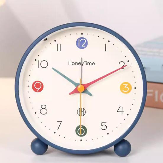 Yousheng Analog Alarm Clock with Night Light Non-Ticking Silent Battery Operated Bedroom Desktop Digital Quartz Clock Children Students Birthday Gift