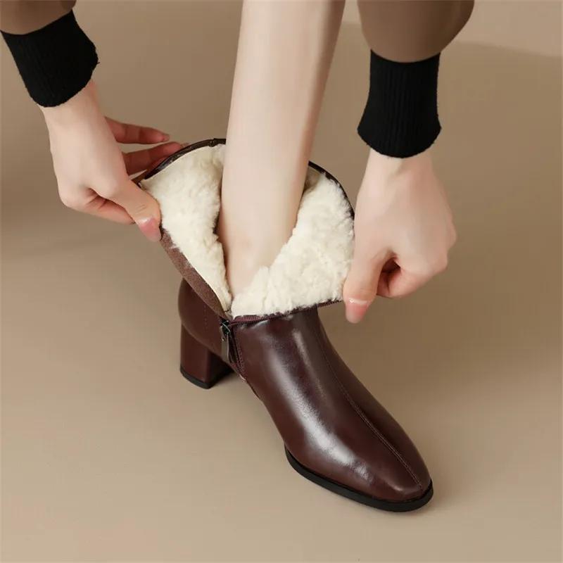 Мода 2025 Новые осенние женские ботинки из спилковой кожи Ботинки с квадратным носком для женщин Зимние ботинки Женские лаконичные ботинки-рыцари Черные короткие ботинки