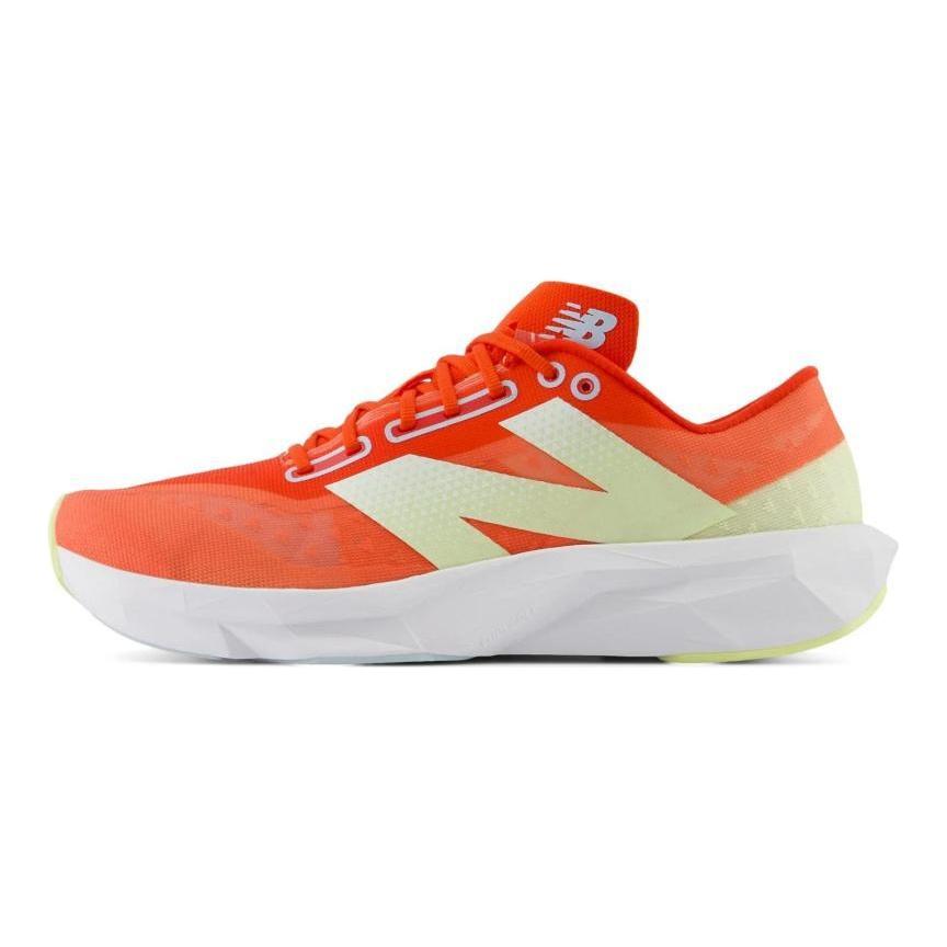 New Balance Амортизация FuelCell Pvlse V1, Износостойкие Низкие Кроссовки для Бега Женские Оранжево-Желтые Кроссовки WFCNPYW