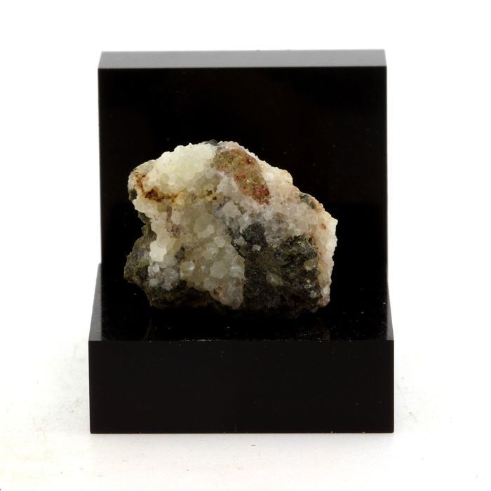 Clino-Amphibole 33.00 carats