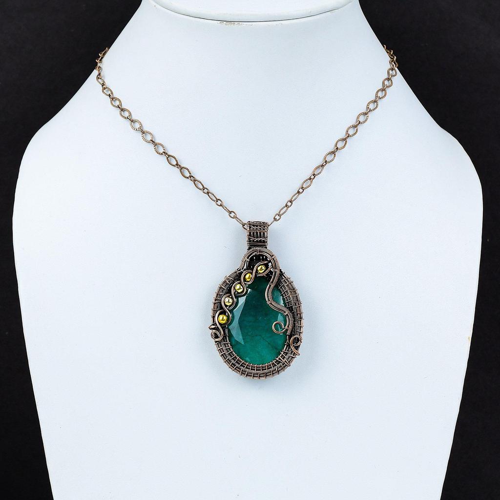 Созданный в лаборатории изумрудный драгоценный камень Чистая медная проволока, обернутая ювелирными изделиями ручной работы