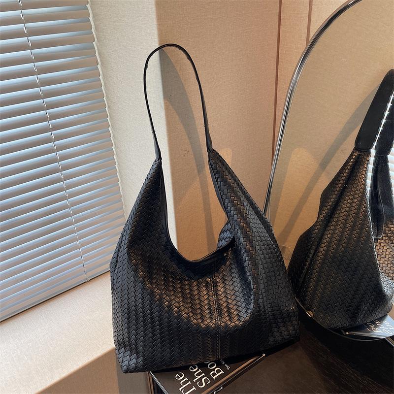 Casual Large-capacity Bag Female Popular Versatile Foreign Style Shoulder Bag Bucket Bag