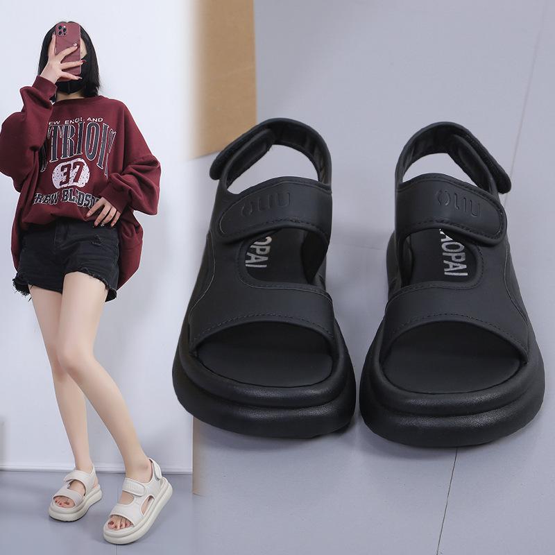 Мягкие кожаные босоножки с открытым носком женские ретро 2025 лето новые студенческие корейская версия универсальные спортивные на толстой подошве пляжные липучки