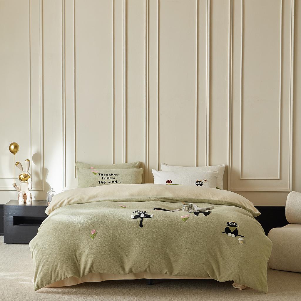 High-End Thickened Milk Fleece Four-Piece Set Double-Sided Fleece Warm Baby Fleece Bed Sheet Quilt Cover Towel Embroidery Three