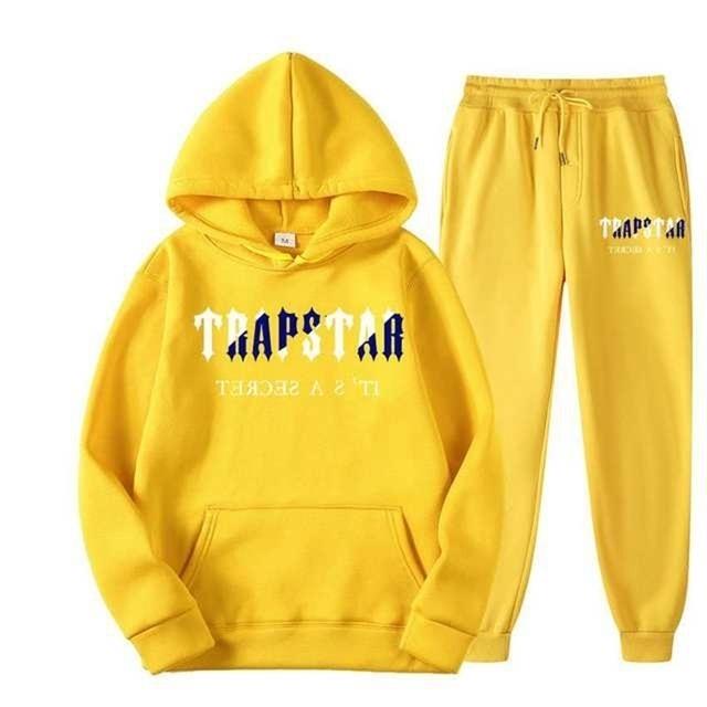 Мужской костюм-худи с принтом букв и спортивными штанами TRAPSTAR.