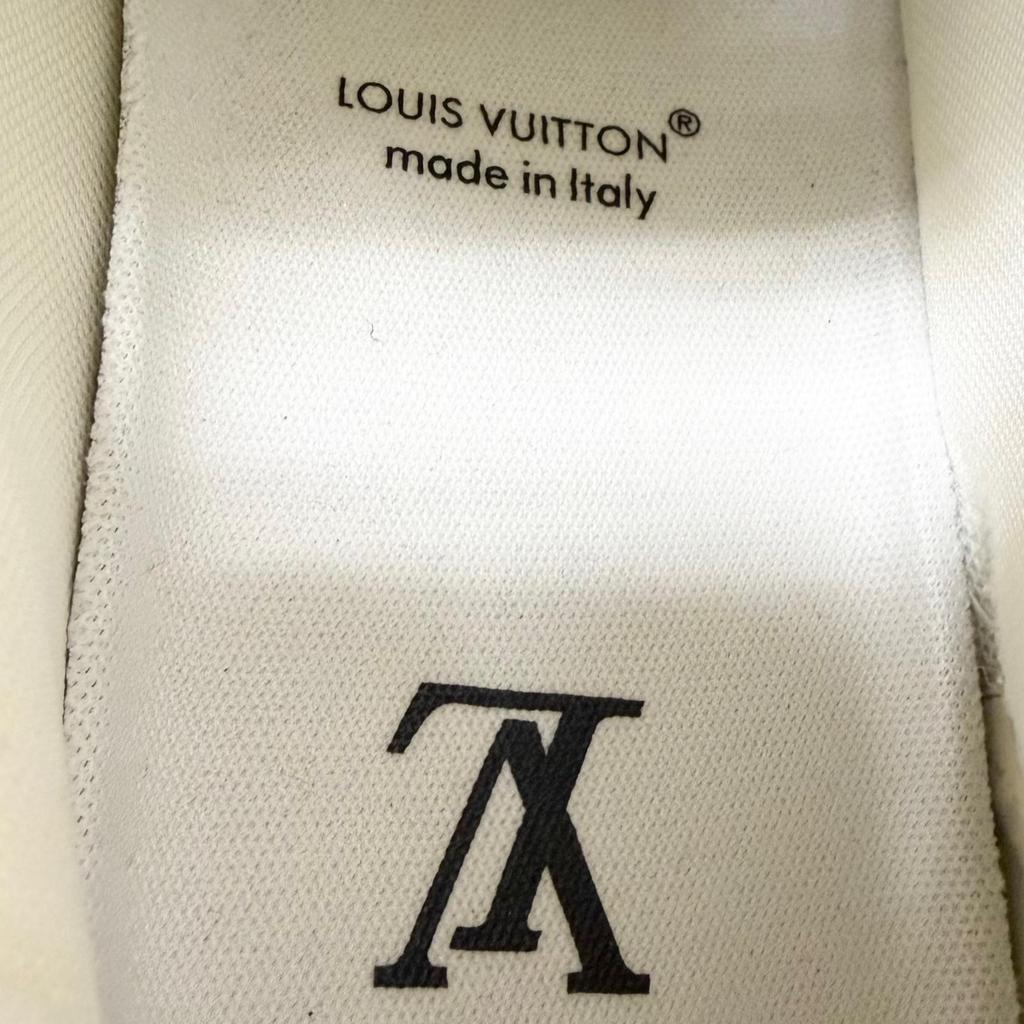 Отличные низкие кроссовки LOUIS VUITTON Линия LV Skate Цветок Monogram Цвет Marine Б/у