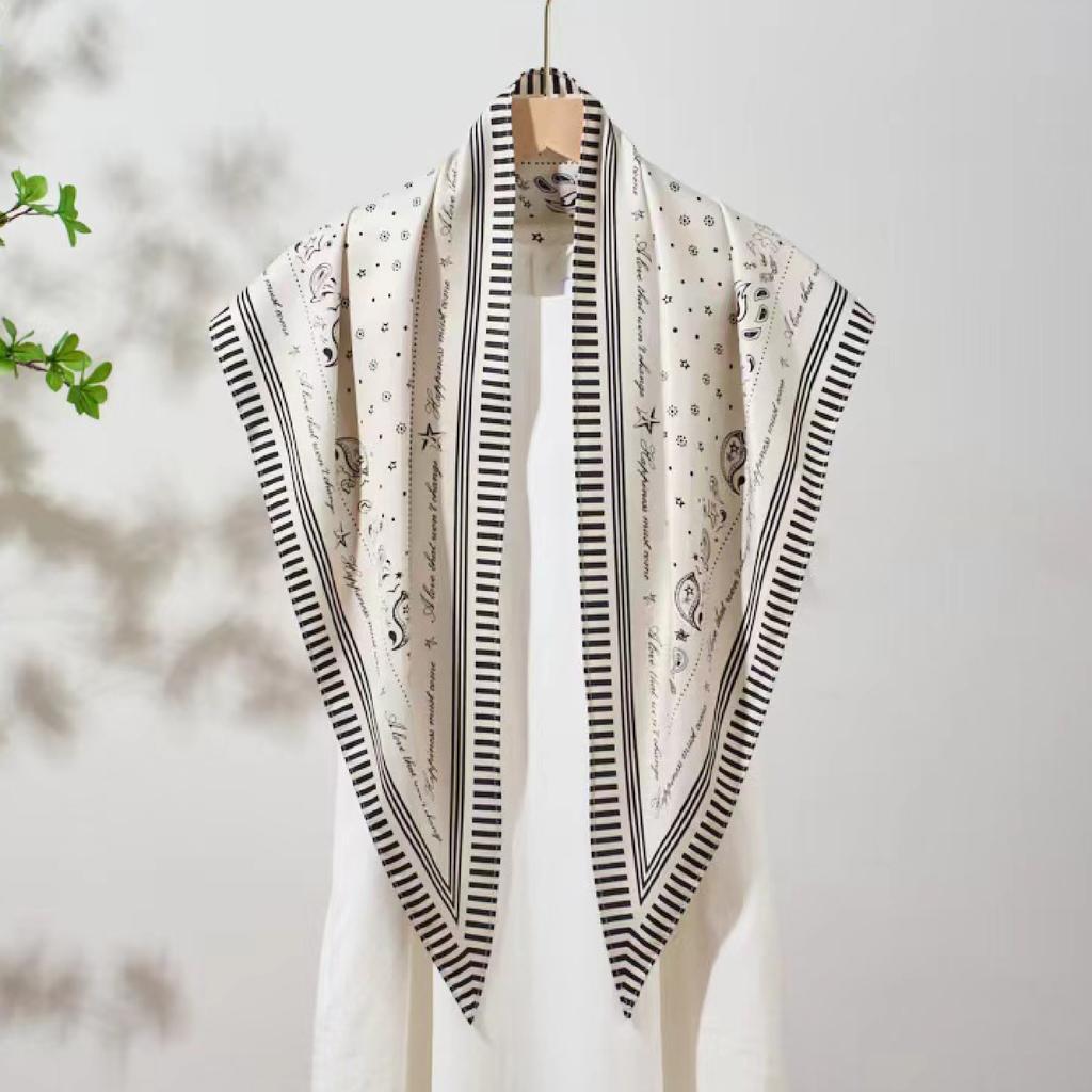 Retro old money wind cashew flower triangle scarf women's fashion high sense versatile decoration outer silk scarf scarf fart curtain tide