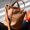 Большая вместительная сумка-ведро для commuters Верхний слой коровья кожа Женская сумка Элегантная однолямочная сумка 2025 Лето Новая сумка