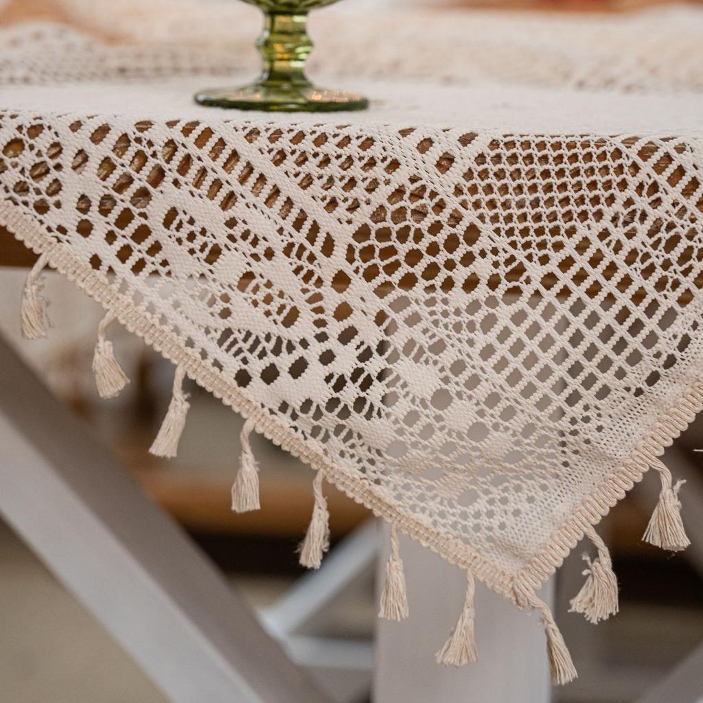 Bohemian Chic Crochet Lace Tablecloth, Farmhouse Style Vintage Hollow-Out Design Beige/Brown, Perfect for Kitchen Dining, Buffet Table, Holiday Dinner