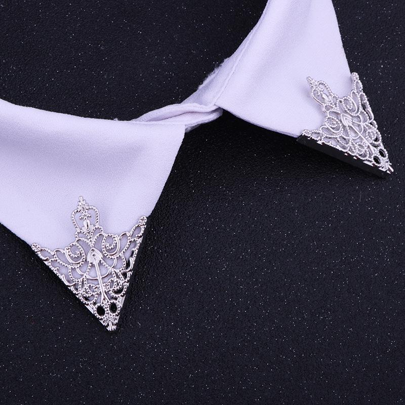 Retro Pattern Triangle Collar Pin Accessories Fashion Men and Women Hollow Crown Collar Brooch Collar Corner Badge