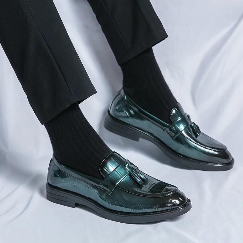 Men Shoes Green Black Loafers Men PU Embossed Pattern Tassel Decoration Round Toe Business Formal Shoes Large Sizes 38-46
