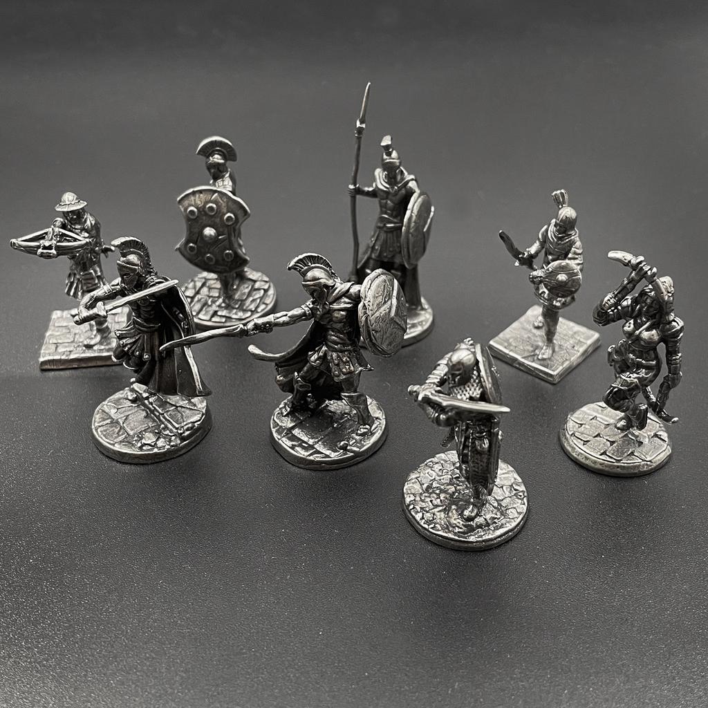 1pcs Ancient Spartan Rome Soliders Figurines Miniatures Vintage Metal Soldiers Statue Desktop Ornament Gift