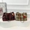 Woolen Plaid Underarm Bag for Women New Large Capacity Tote Bag Fashionable Commuter Retro One-shoulder Handbag