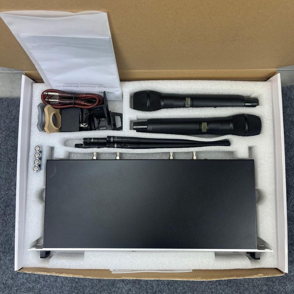 True Diversity Wireless Microphone, One-to-Two, 300m Reception, Cross-Border Spot Goods.