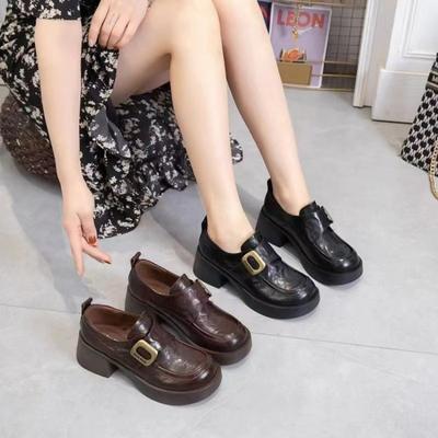 Женские лоферы на платформе с застежкой-липучкой, новая коллекция осень 2025, ретро британский стиль, черные универсальные туфли из маленькой кожи на толстом каблуке