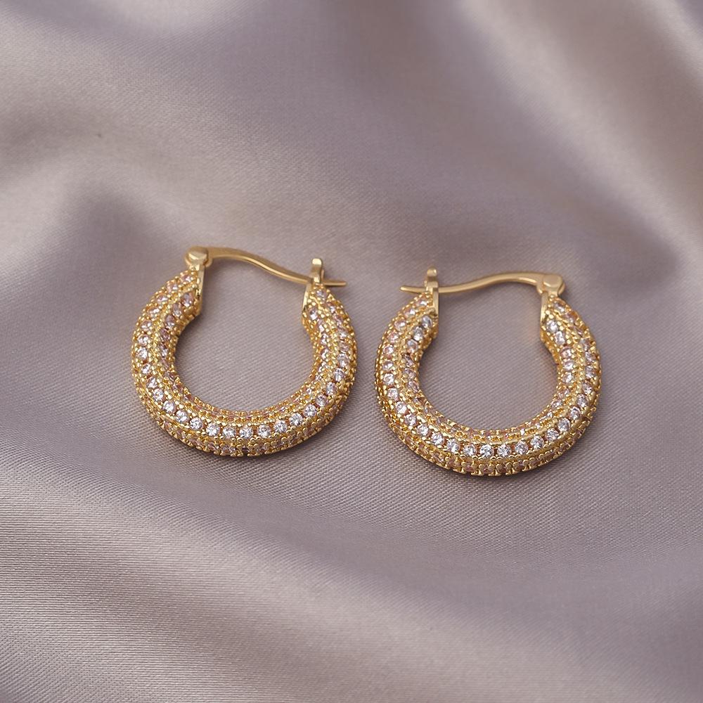 Серьги-иглы из серебра 925 пробы: Легкая роскошь, высококлассные пусеты и универсальный нишевый дизайн в виде колец для работы и стиля