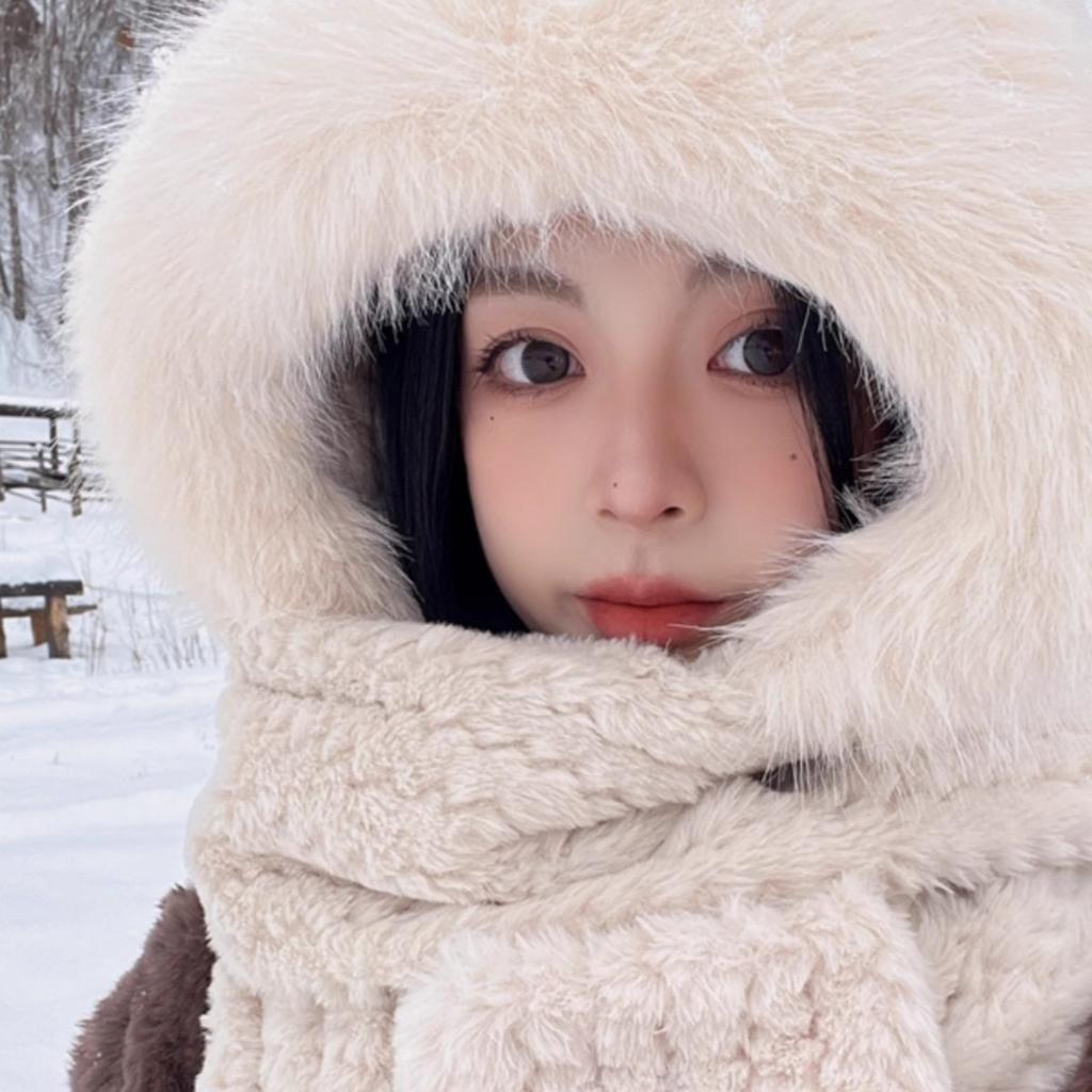 Plush Hat Winter New Hat Scarf Gloves Three Piece Set Integrated Korean Version Cute Thickened Velvet Warm Travel