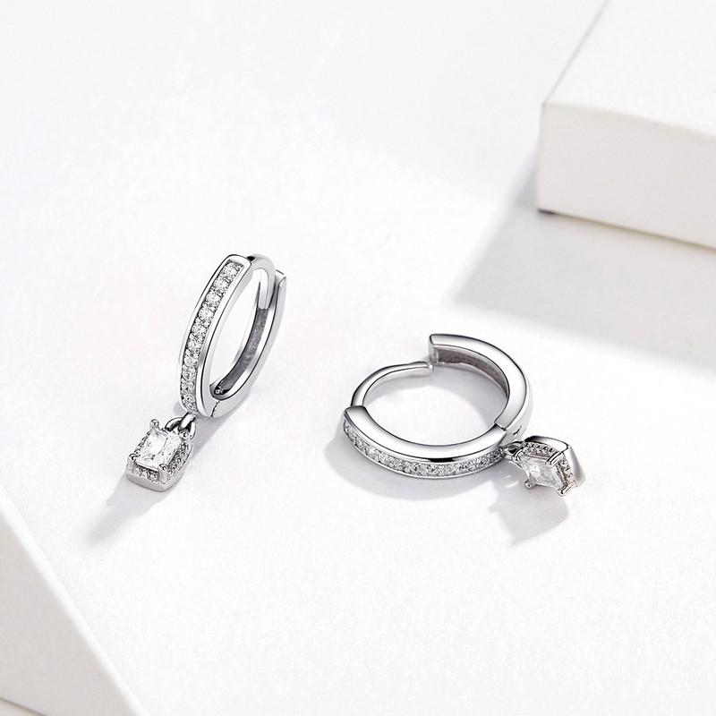 S925 Sterling Silver Simple Zircon Love Earrings Fashionable Versatile Shining Ear Buckle Spot