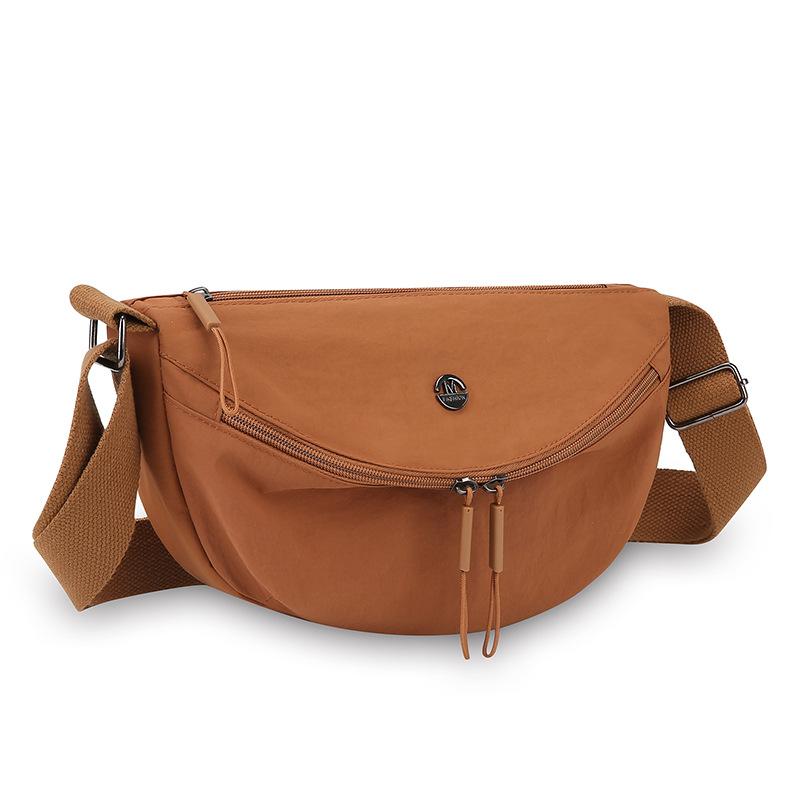 Women's Bag New Lightweight Nylon Shoulder Bag Casual Joker Simple Messenger Bag Fashion Shopping Chest Bag.