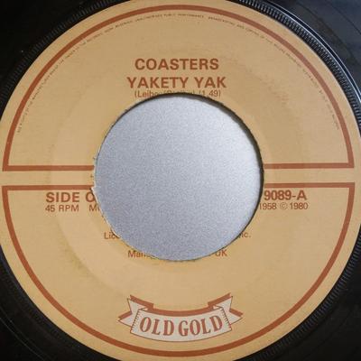 ПОДСТАВКИ для 7-дюймовых пластинок - Yakety Yak / Along Came Jones OG9089 Old Gold 1980 UK Рок Б/У