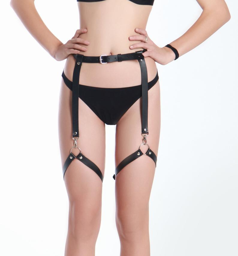 Trendy Women's Leather Performance Belt & Shoulder Strap