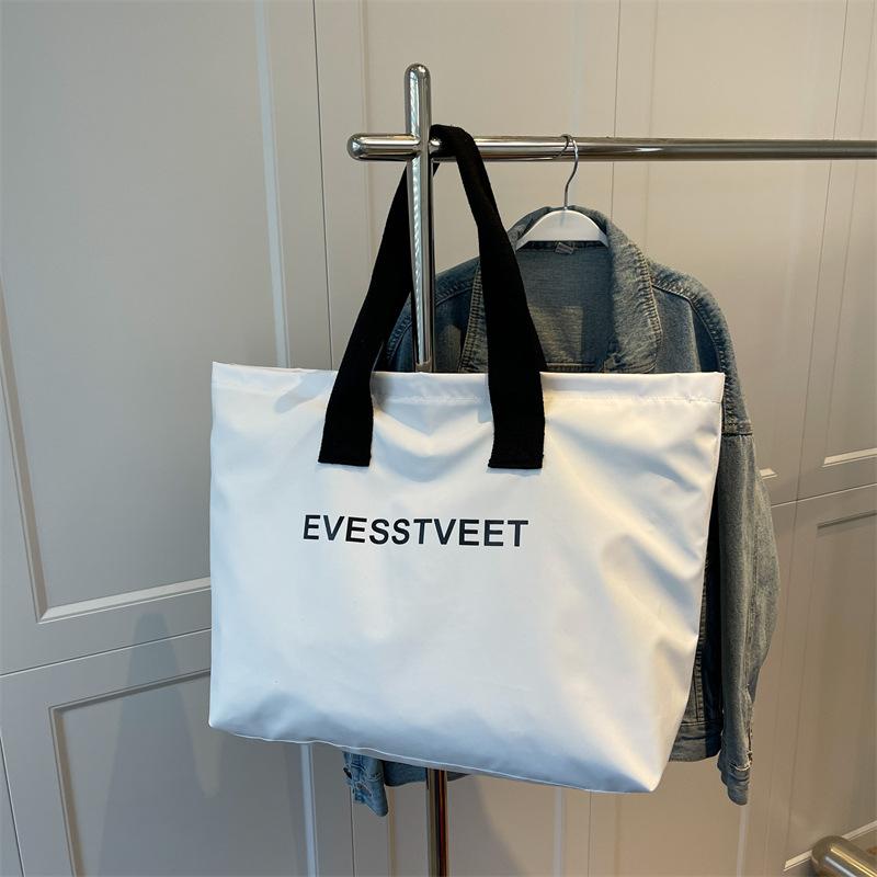 Модная и яркая цветовая командировка на короткие расстояния, магазины большой емкости, йога, фитнес, камера хранения багажа, дорожная сумка.