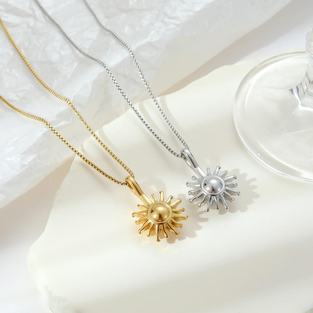 Hot Selling Ins Design Women's Stainless Steel Necklace Trendy Sunflower Pendant Square Pearl Chain High Quality Fashion Jewelry