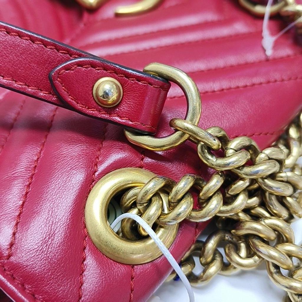 [Б/У] Сумка Gucci GG Marmont Small Matelassé на плечо 'Красная' - Очень хорошее состояние #Q733F4