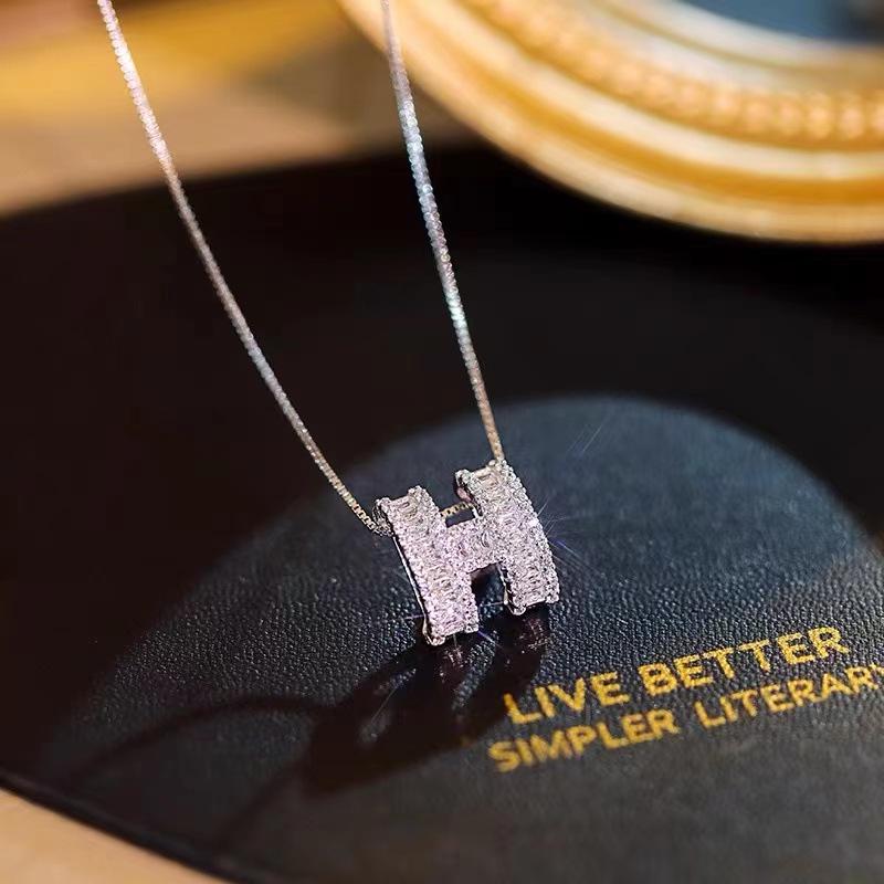 Новый сверкающий набор ожерелья и серег с буквой H из бриллиантов - Минималистичный корейский дизайн, цепочка для ключицы из белого золота