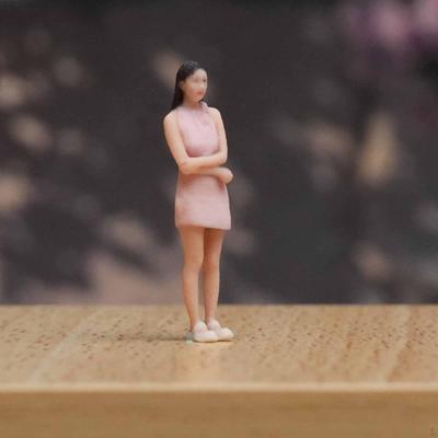 Миниатюрная фигурка девочки 1/64 Мини-смола Симуляция Коллекция Крошечные люди Фигурки Реалистичные для