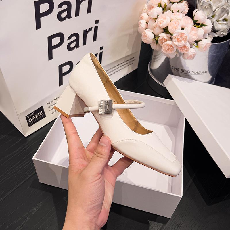 Французские туфли Мэри Джейн весна и осень 2025 новые однословные на толстом высоком каблуке квадратный носок маленький ароматный легкий вырез одинарные туфли