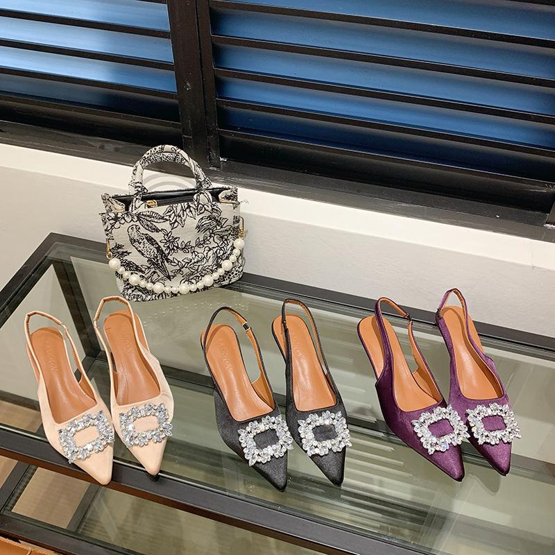 Летние женские сандалии с острым носком, неглубокие, телесно-розовые туфли с бриллиантами, на низком каблуке, с ремешками сзади, женские туфли для платья