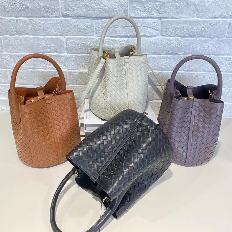 Новая плетеная сумка-ведро кожаная женская модная портативная сумка-мессенджер детская и мамина сумка нишевый дизайн портативная