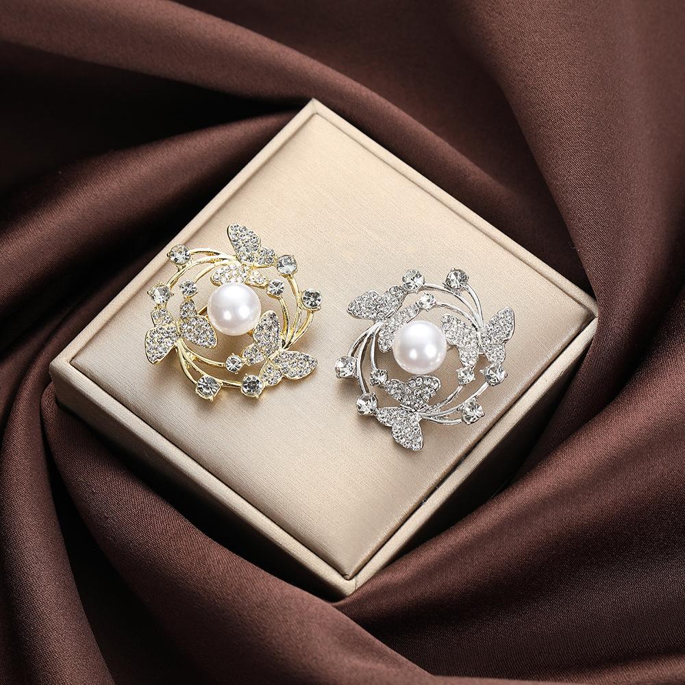 Creative pearl butterfly zircon brooch, women's anti-exposure scarf buckle, fixed clothes metal pin accessories