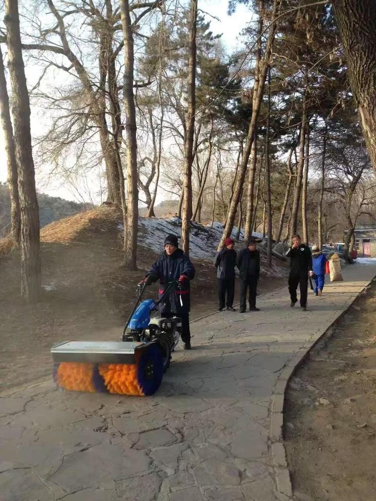 Compact Gasoline Snow Sweeper - Multifunctional All-Gear Push-Type Snow Removal Equipment