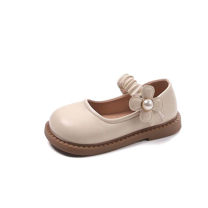 2024 Новые детские кожаные туфли с мягкой подошвой, туфли принцессы для девочек, милые шикарные детские модные повседневные черные туфли на плоской подошве, универсальные