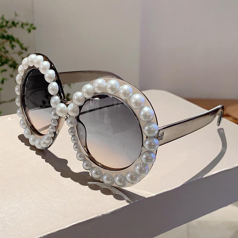 Non-polarized Retro Round Shades Women Chic White Pearl Decor Sunglasses Original Brand High Quality Vacation Beach Sun Glasses