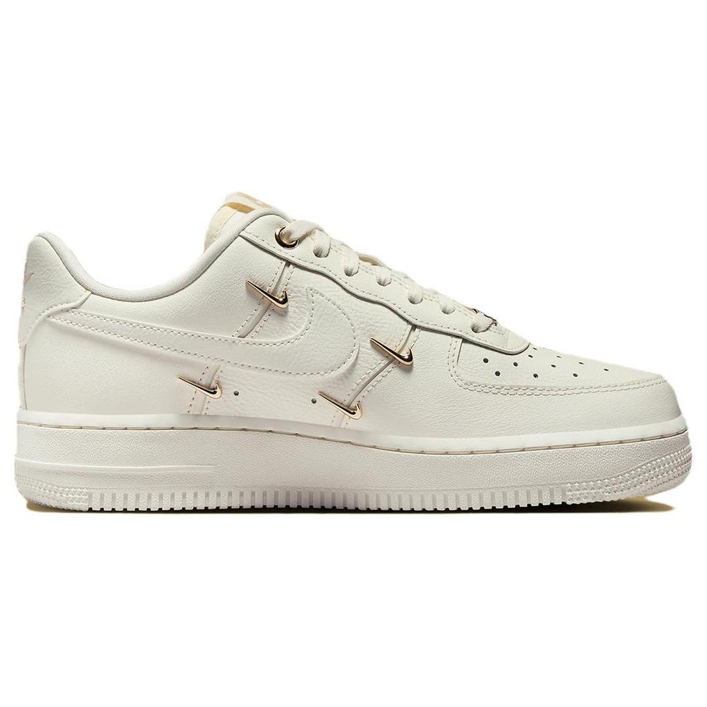 Nike Air Force 1 07 LX Mini Swoosh — женские кроссовки цвета металлик, золото, белый парус FV3654-111