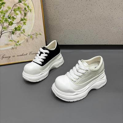 Весна 2025 новая кожаная шнуровка большая голова уродливые милые хлебные туфли маффин платформа спортивные повседневные маленькие белые туфли женские
