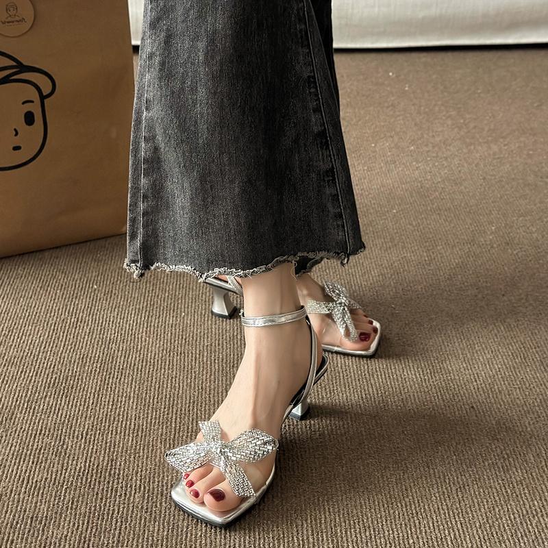 Модные женские босоножки на шпильках, летние, новые, квадратные, с открытым носком, с бриллиантами, с бабочкой и узлом-рюмочкой