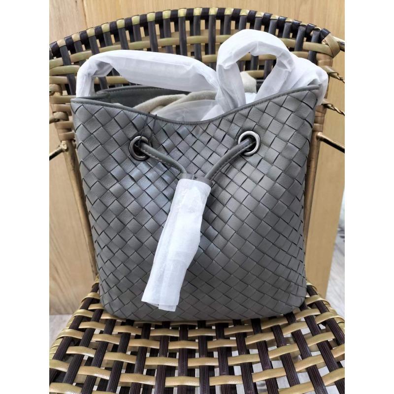 Sheepskin Hand Woven Vintage Bucket Bag High-end Sense Shoulder Bag Commuting Large Capacity Backpack Casual Cute Trendy Bag